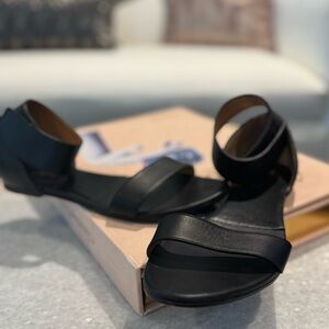 Chloé Leather Sandals, Black, size 6.5.